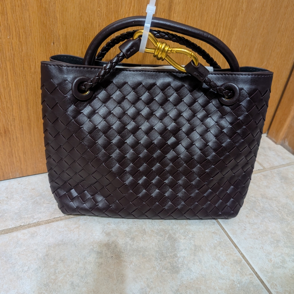 Elegant Woven Leather Purse - Grape Purple